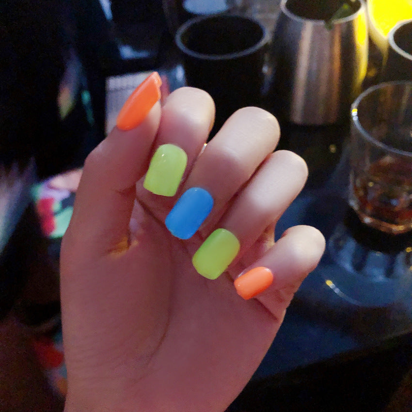 Fashion nail Finished Nail Beauty Internet Celebrity Same Ins Luminous Solid Color Short Fake Nails Nail Stickers Phototherapy L72