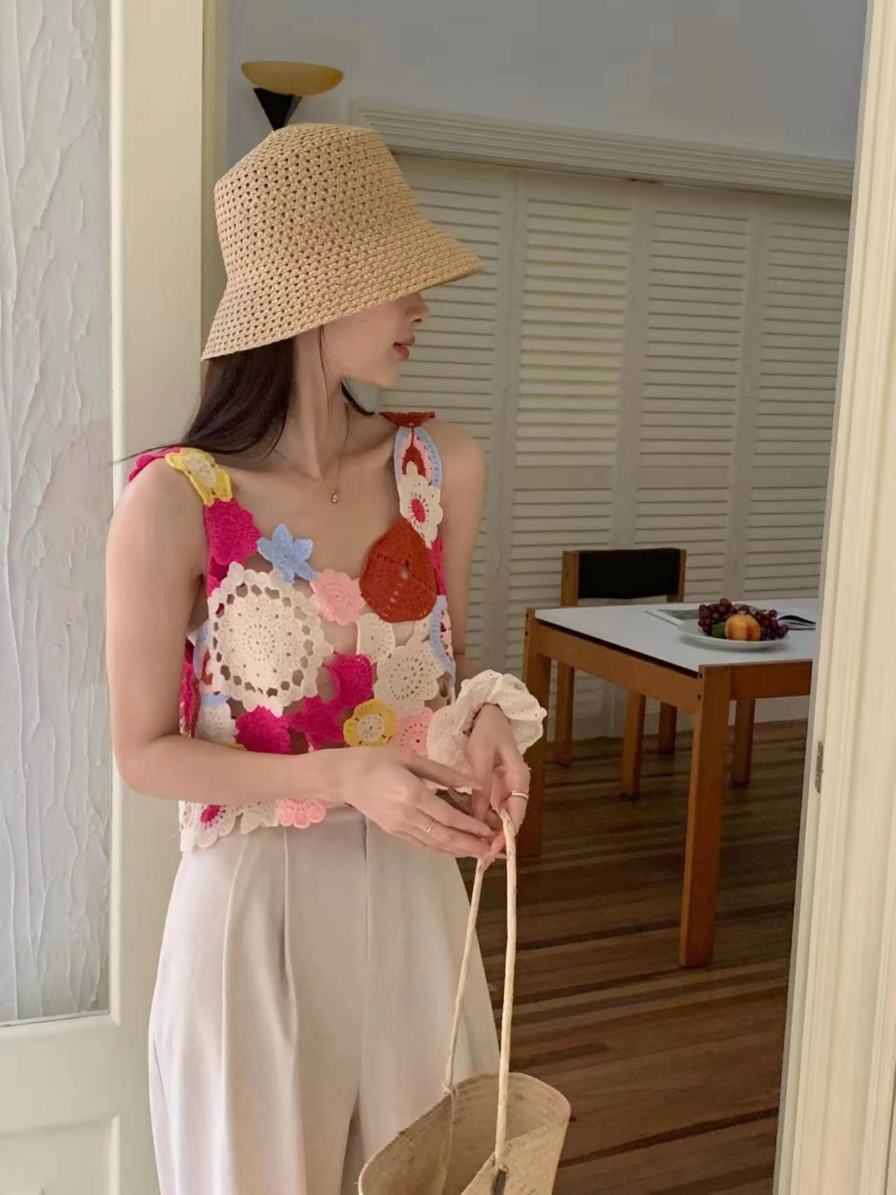 Dopamine tops Free shipping Tattoo Dopamine wears a sling vest 2024 new summer outer wear hollow crochet short top