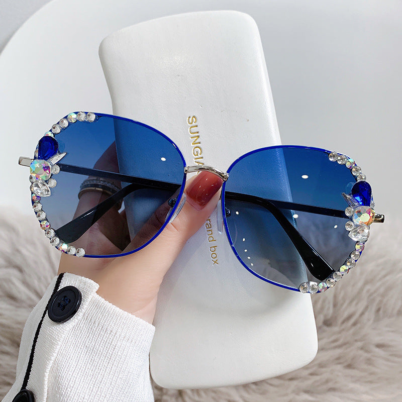 Women's fashion glasses 2024 跨境新款大框偏光镶钻太阳镜女士防紫外线时尚韩版开车墨镜