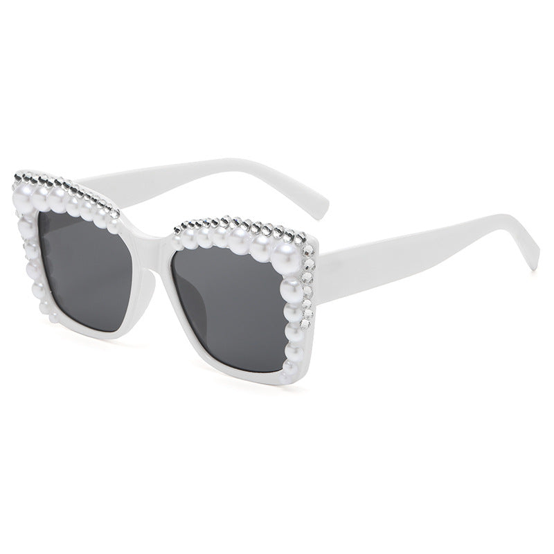 Women's fashion glasses 2023跨境镶钻新款猫眼太阳镜复古蝴蝶框墨镜ins女士大框遮阳眼镜