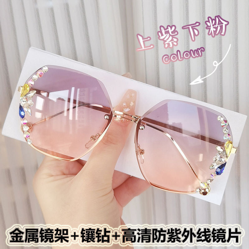 Women's fashion glasses 2022跨境新款时尚镶钻无框切边太阳镜女潮款防紫外线太阳镜现货