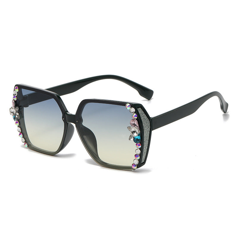 Women's fashion glasses 跨境新款镶钻时尚女士百搭太阳镜无框切边水钻墨镜优雅太阳眼镜