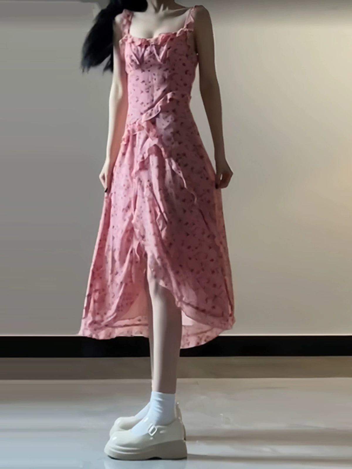 Fashion women's wear Pink Floral Strap Dress Women's Early Spring Dopamine Wear Match 2024 New Korean Style Ruffled Skirt Summer