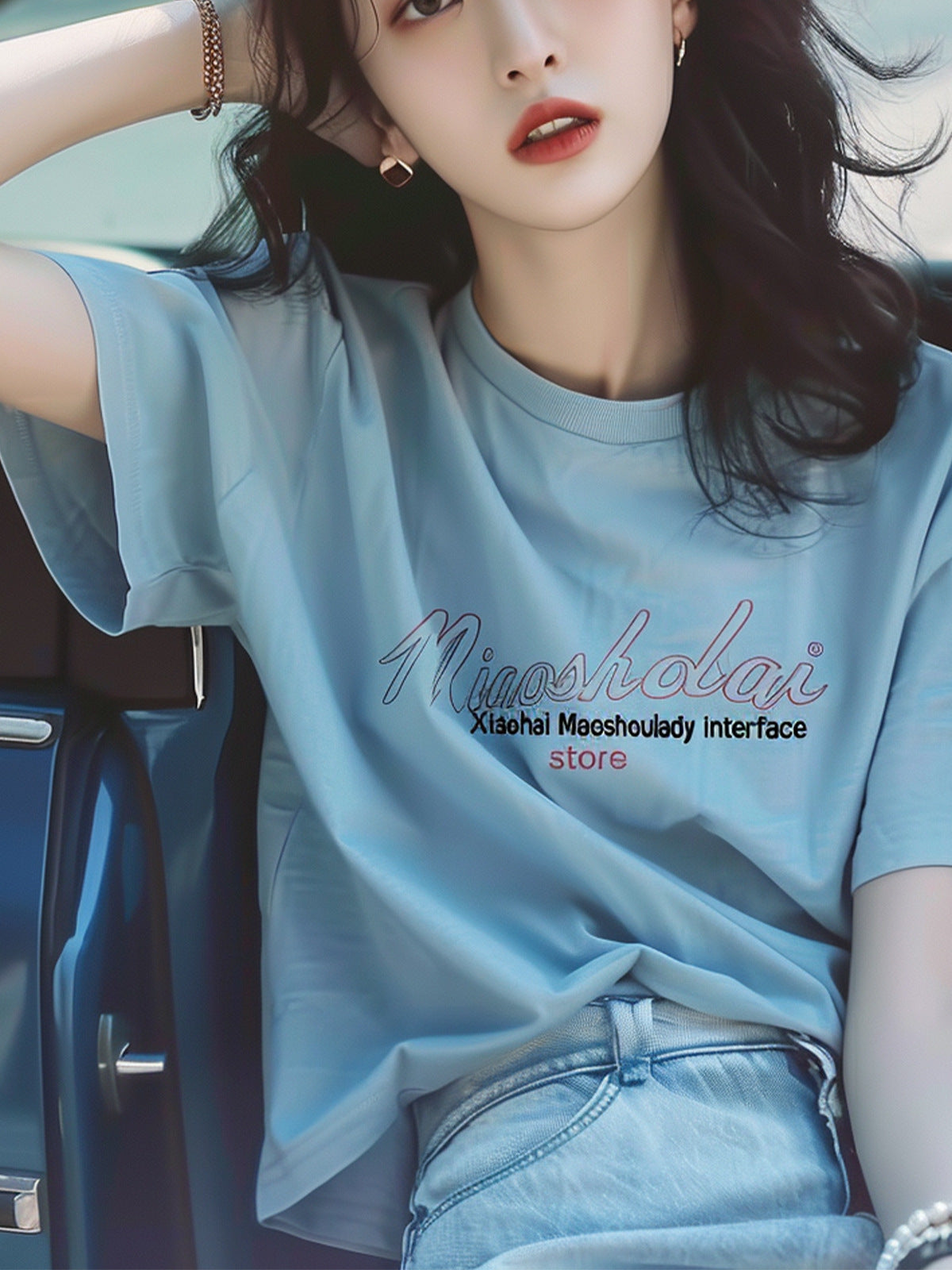 Dopamine tops Free shipping Tattoo This year, a beautiful belly-covering shirt, dopamine, wears a top, front shoulder, blue embroidered letter T-shirt, women's summer.