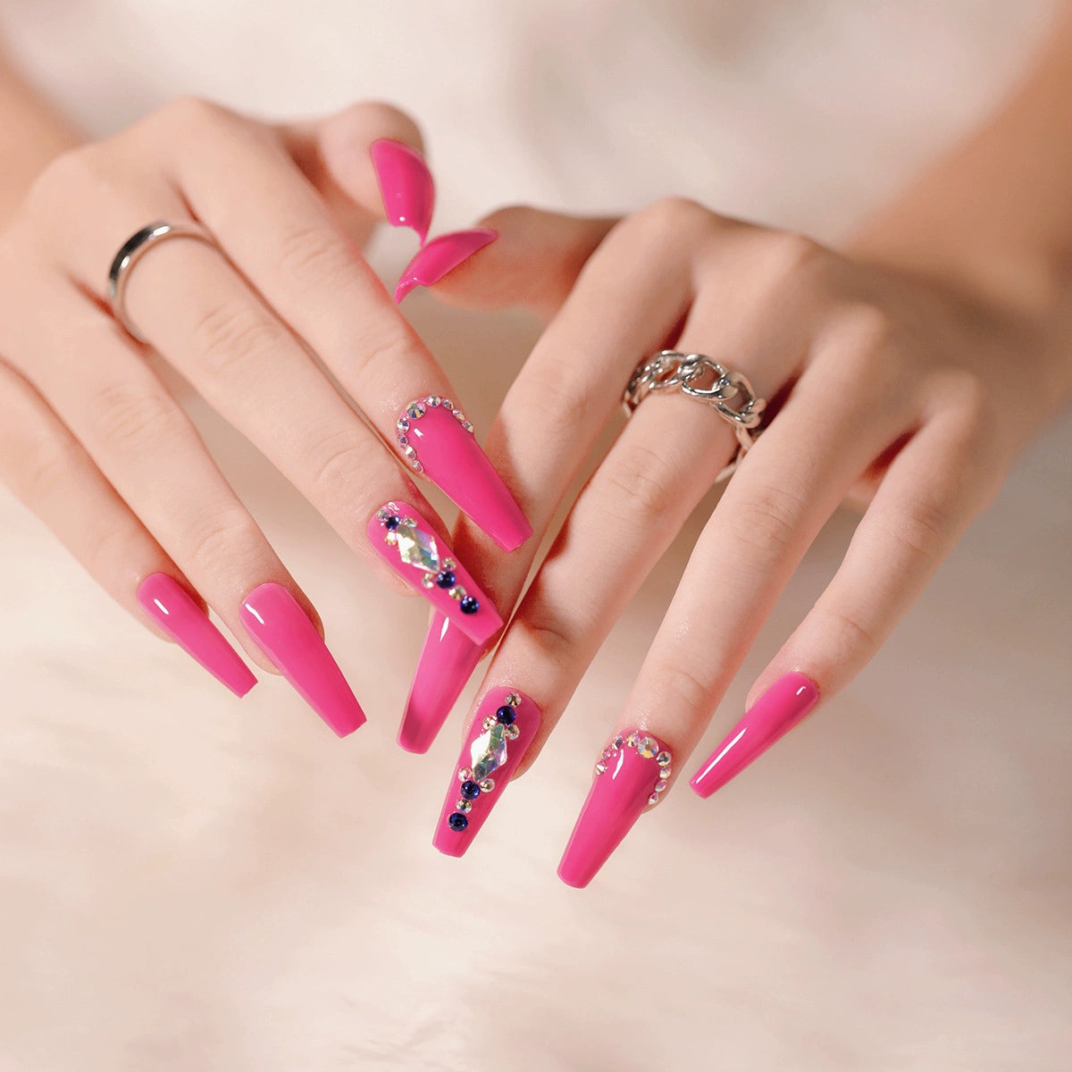 (Hand-made nail) super long hot girl wears nail chips, glitter nail patches, fake nail stickers, and finished products, sexy and exaggerated, European and American style wearables