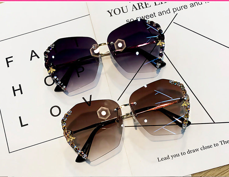 Women's fashion glasses 网红带钻墨镜女2022小蜜蜂水钻无框大脸显瘦太阳眼镜女防紫外线