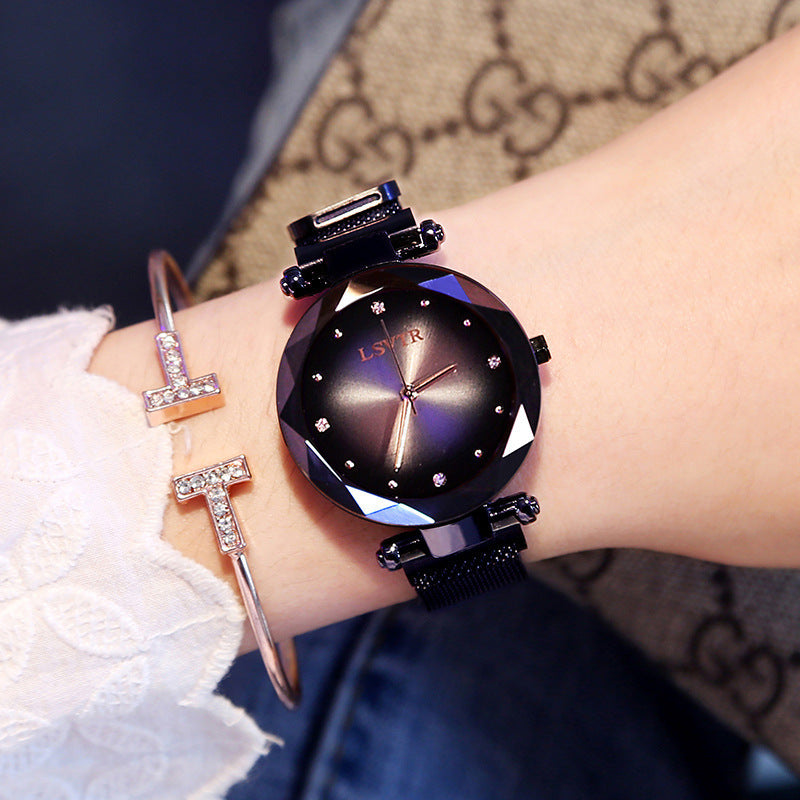 Fashion women's watchIn Stock Wholesale Women's Starry Quartz Watch Lazy Watch Magnet Strap Magnet Watch