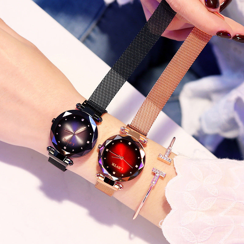 Fashion women's watchIn Stock Wholesale Women's Starry Quartz Watch Lazy Watch Magnet Strap Magnet Watch