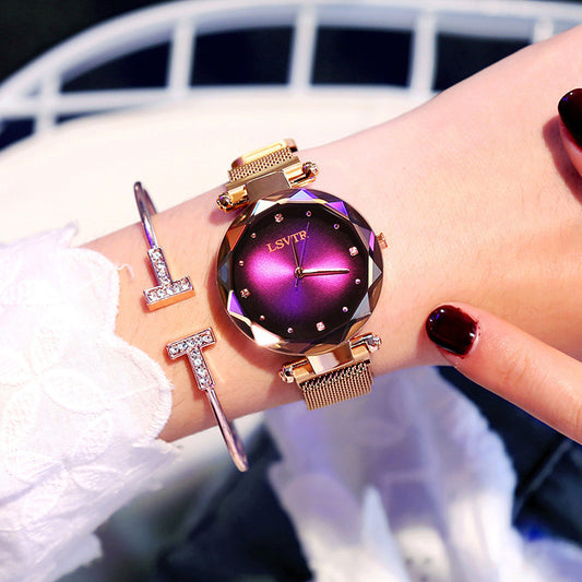 Fashion women's watchIn Stock Wholesale Women's Starry Quartz Watch Lazy Watch Magnet Strap Magnet Watch