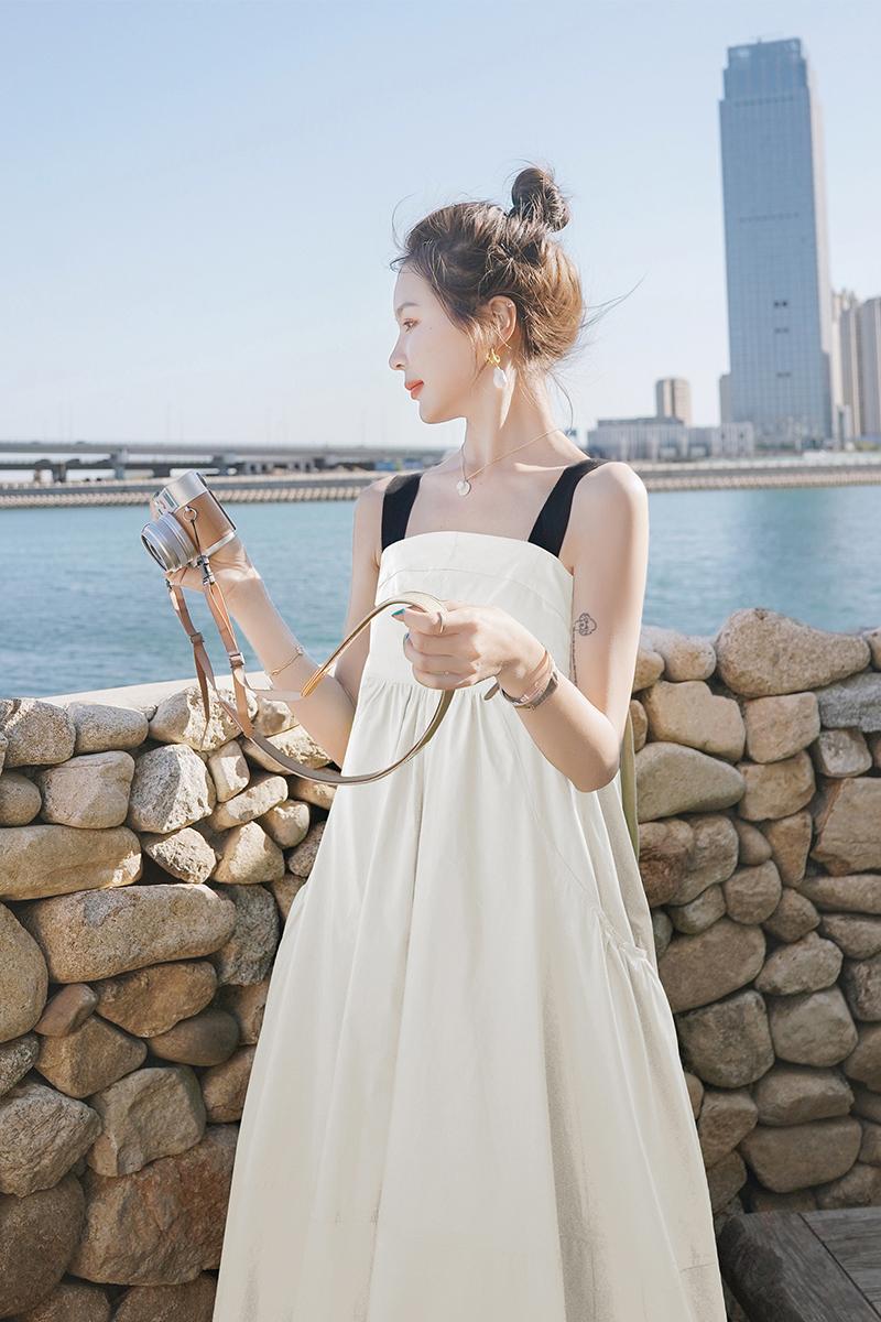 Fashion women's wear Real Shot Design Sense Niche Avocado Green Sling Dress Women's Summer Covering Belly Thin Sanya Vacation Style Dress