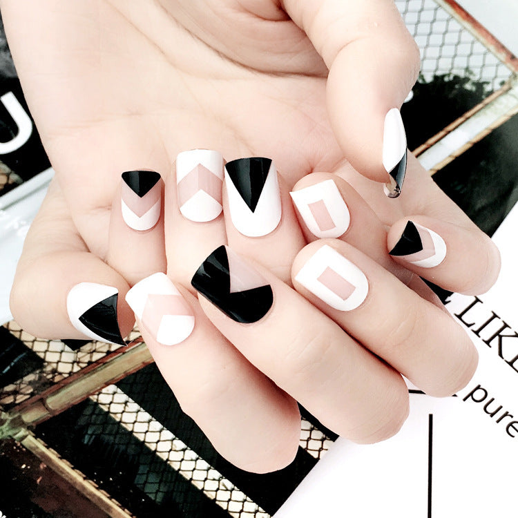 Fashion  nail Wear Finished Nail Beauty Popular Short Fake Nail Patch 24 Pieces Boxed Finished Patch in Stock Collection