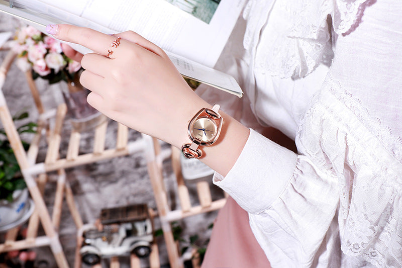 Fashion women's watchNew Cross-Border New Women's Bracelet Watch Douyin Online Influencer Same Watch Fashion Simple Temperament Hollow Sheet Women