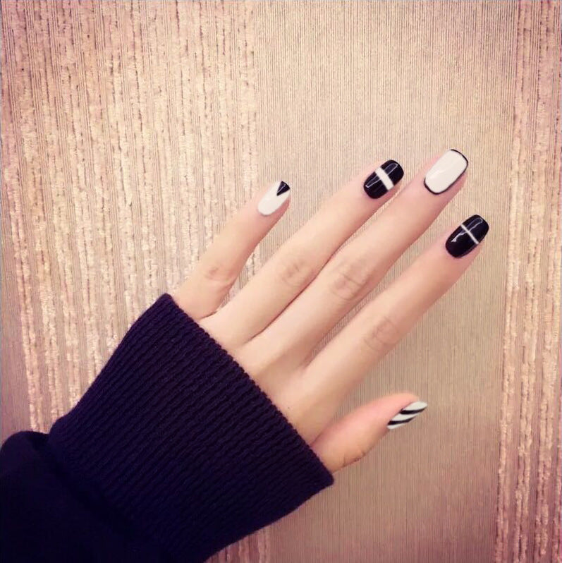 Fashion  nail Finished Product Fake Nails Manicure Implement 24-Piece Patch Black and White Nail Tips Supplies C46