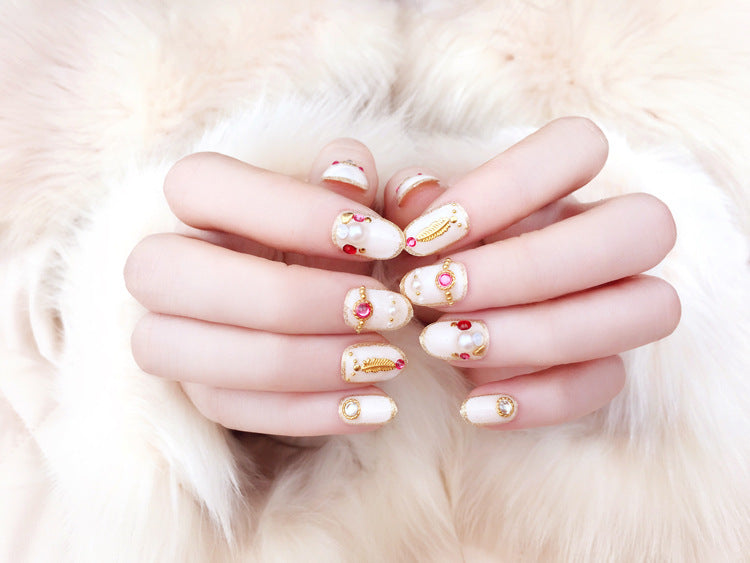 Fashion  nail Finished Manicure 24 PCs Boxed Fake Nails Wholesale Feather Bride Nail Stickers L35 UV Nail