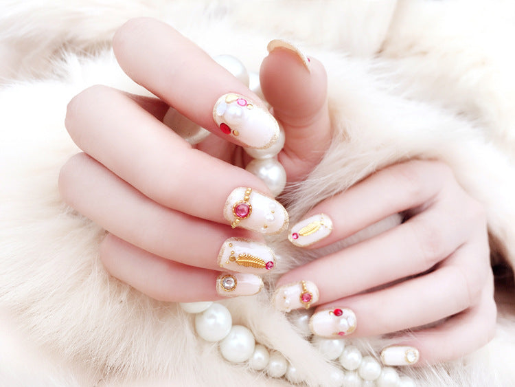 Fashion  nail Finished Manicure 24 PCs Boxed Fake Nails Wholesale Feather Bride Nail Stickers L35 UV Nail