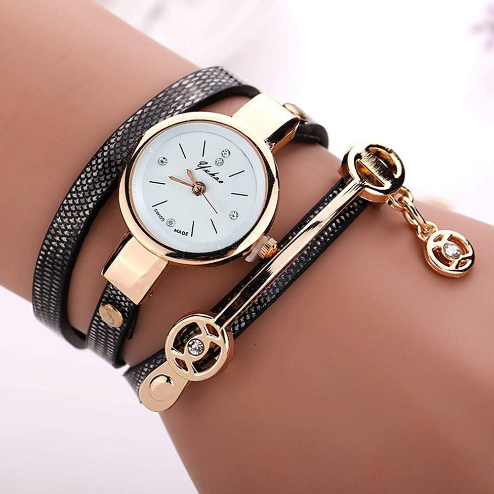 Fashion women's watchOne Piece Dropshipping Angel Pendant Quartz Bracelet Watch Rhinestone Pu Coiling Women's Watch AliExpress New Gift Watch