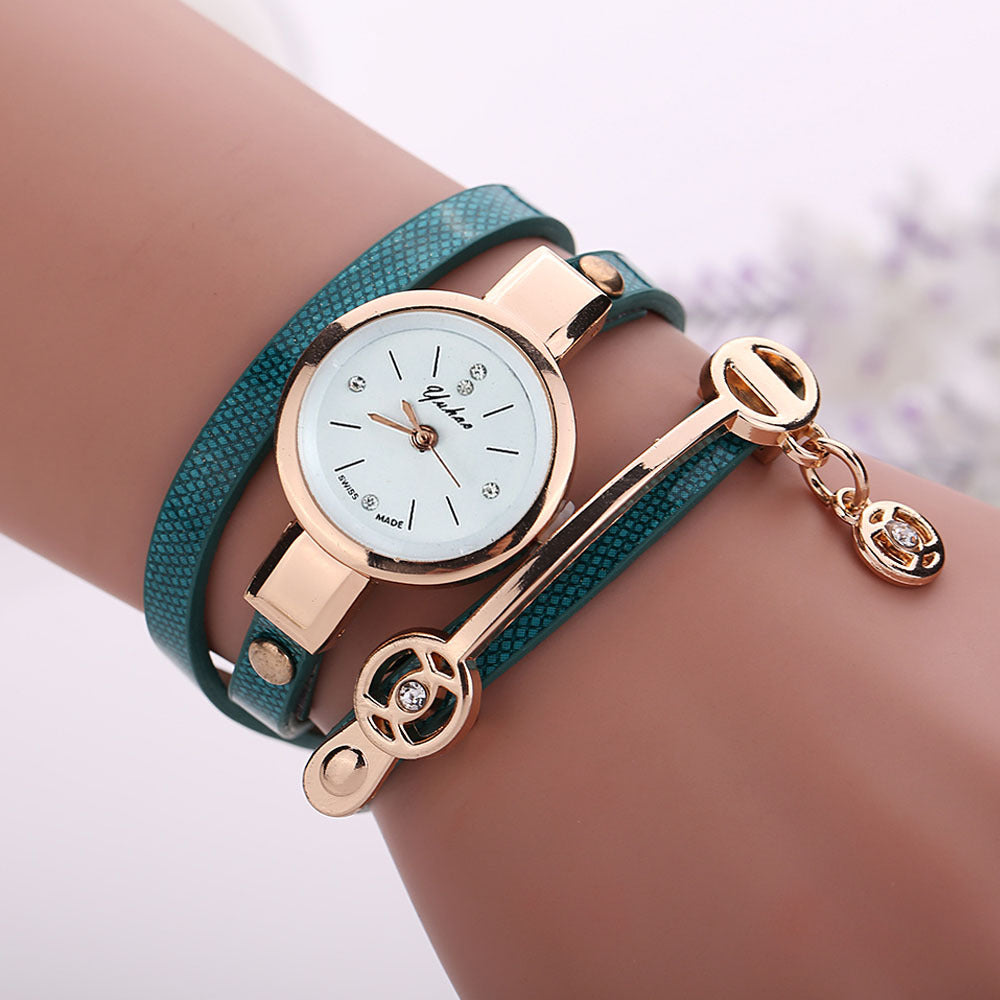 Fashion women's watchOne Piece Dropshipping Angel Pendant Quartz Bracelet Watch Rhinestone Pu Coiling Women's Watch AliExpress New Gift Watch