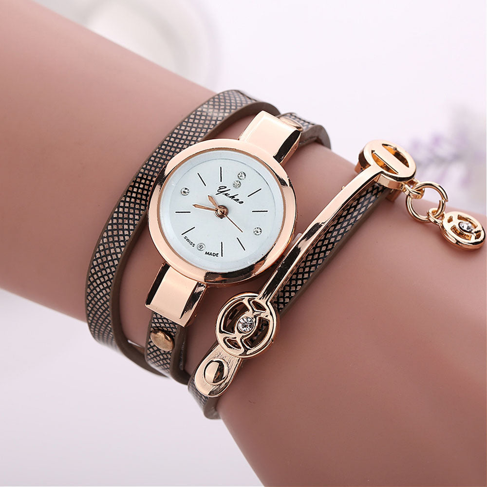 Fashion women's watchOne Piece Dropshipping Angel Pendant Quartz Bracelet Watch Rhinestone Pu Coiling Women's Watch AliExpress New Gift Watch