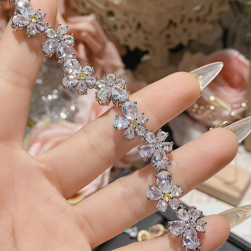 珠宝首饰山茶跨境新款超仙梦幻闪耀黄钻手链女 镀18K富丽堂皇宝石花朵手链