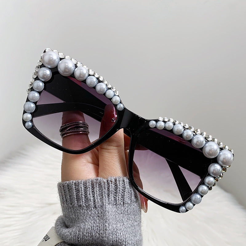 Women's fashion glasses 2023跨境镶钻新款猫眼太阳镜复古蝴蝶框墨镜ins女士大框遮阳眼镜