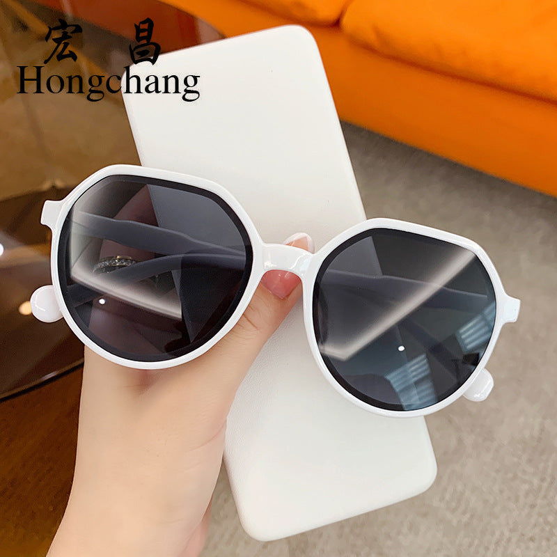 2022 Korean version of brown sunglasses men and women driving ins online celebrity trend anti-ultraviolet retro sunglasses.