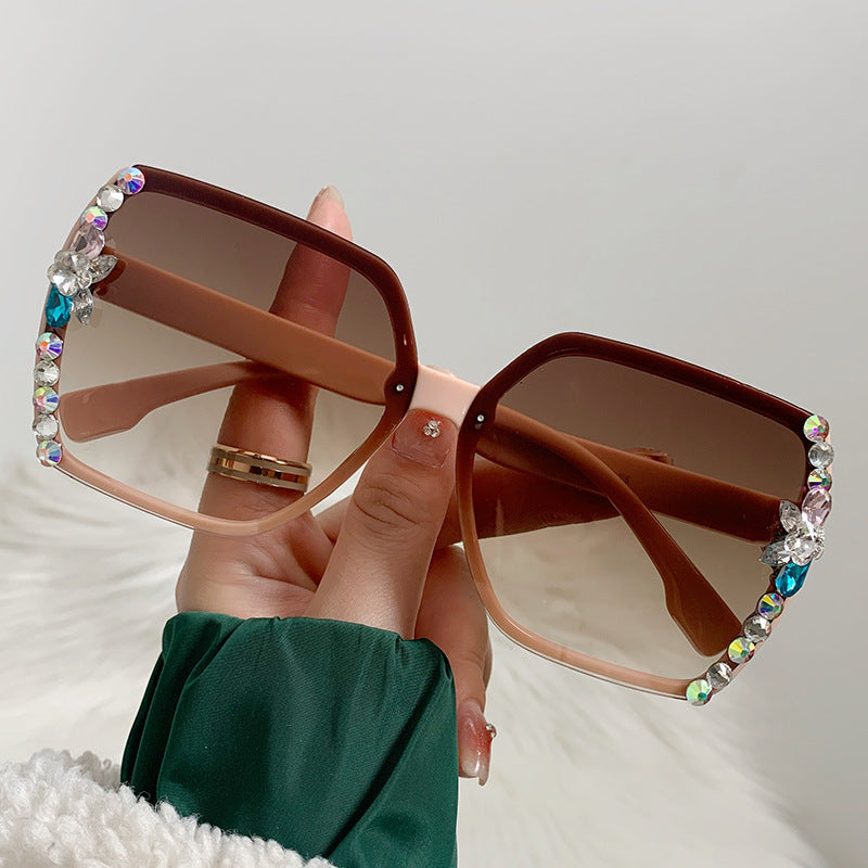 Women's fashion glasses 镶钻墨镜女款韩版潮无框水晶切边太阳眼镜女士防紫外线镶钻太阳镜