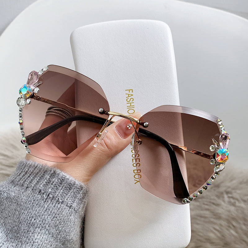 Women's fashion glasses 跨境太阳镜跨境新款镶钻墨镜大脸显瘦防紫外线水晶切边女士太阳镜