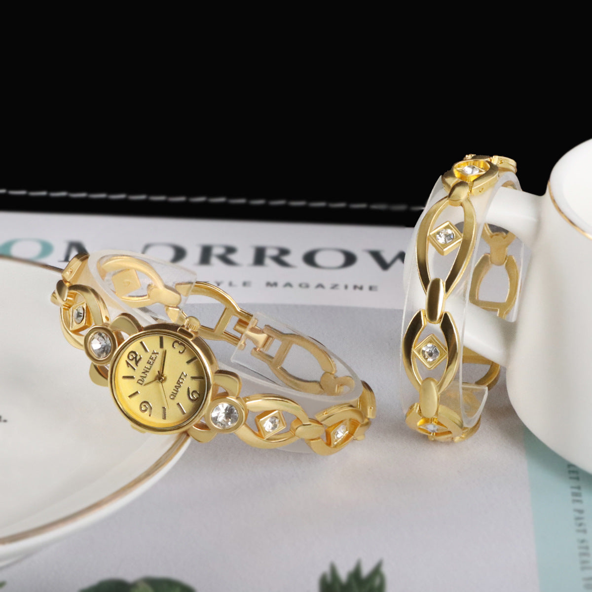 Fashion women's watch Cross-Border Foreign Trade Fashion Diamond Women's Watch All-Match Rhinestone Fashion Quartz Bracelet Watch Hot Sale Wholesale 2382
