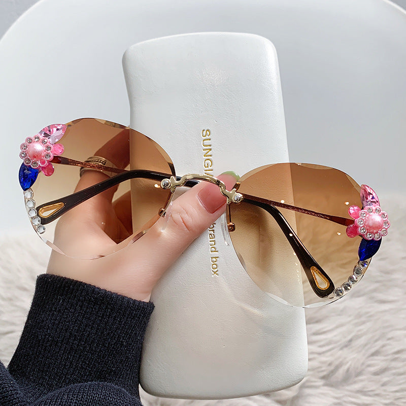 Women's fashion glasses 跨境大框架新款水钻墨镜显瘦开车太阳镜网红防紫外线韩版ins潮流