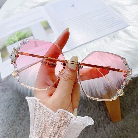 Women's fashion glasses 跨境风墨镜女新款时尚防紫外线水钻大脸显瘦太阳镜网红潮眼镜ins