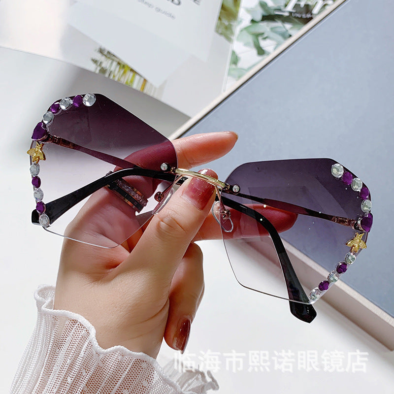 Women's fashion glasses 网红带钻墨镜女2022小蜜蜂水钻无框大脸显瘦太阳眼镜女防紫外线