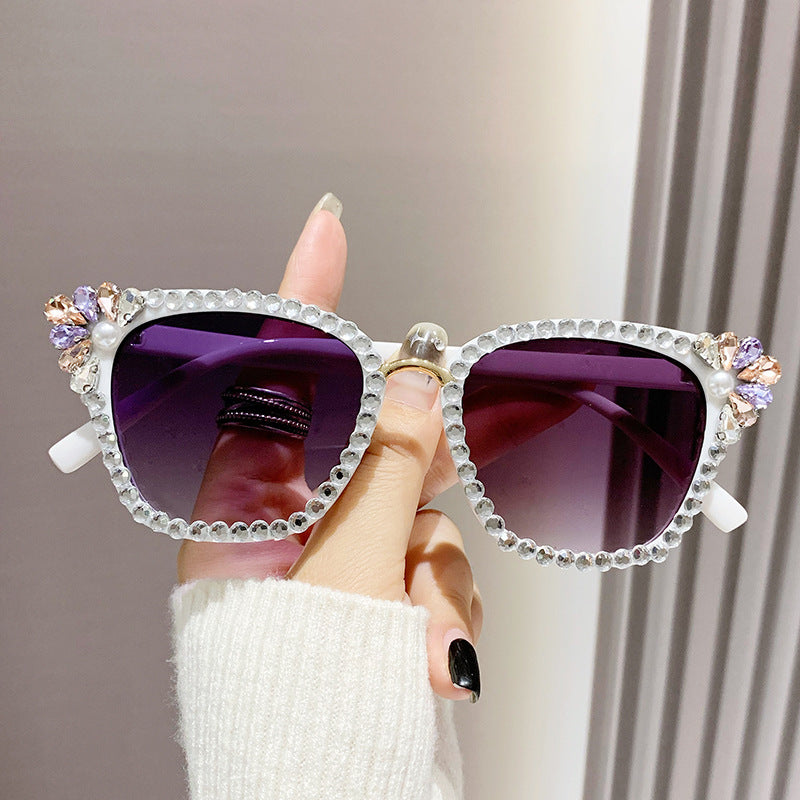 Women's fashion glasses 跨境新款镶钻猫眼太阳镜个性金属鼻梁水钻眼镜欧美街拍墨镜批发
