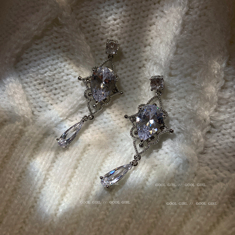 欧美镶钻金属长款流苏耳环时尚高级感耳钉小众百搭气质耳饰批发女
