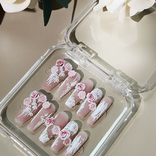 (Hand-made nail) Hand-wearing a high-grade sense of carving in a heavy industry, a small group of gentle and white girls' powder, and a lovely detachable nail ladder.