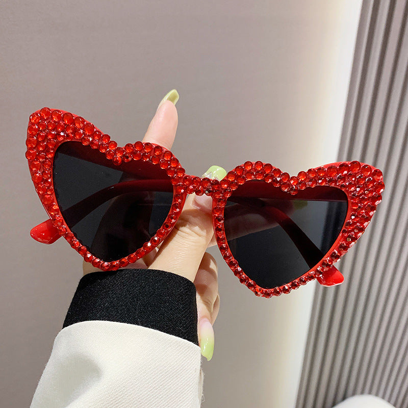 Women's fashion glasses 跨境复古大框架欧美镶钻太阳镜桃心爱心墨镜女士金属铰链个性眼镜