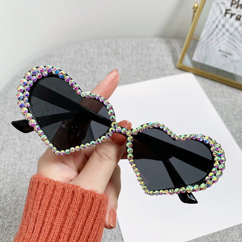 Women's fashion glasses 欧美跨境镶钻太阳镜 爱心女士潮流眼镜婚纱影楼街拍装饰墨镜