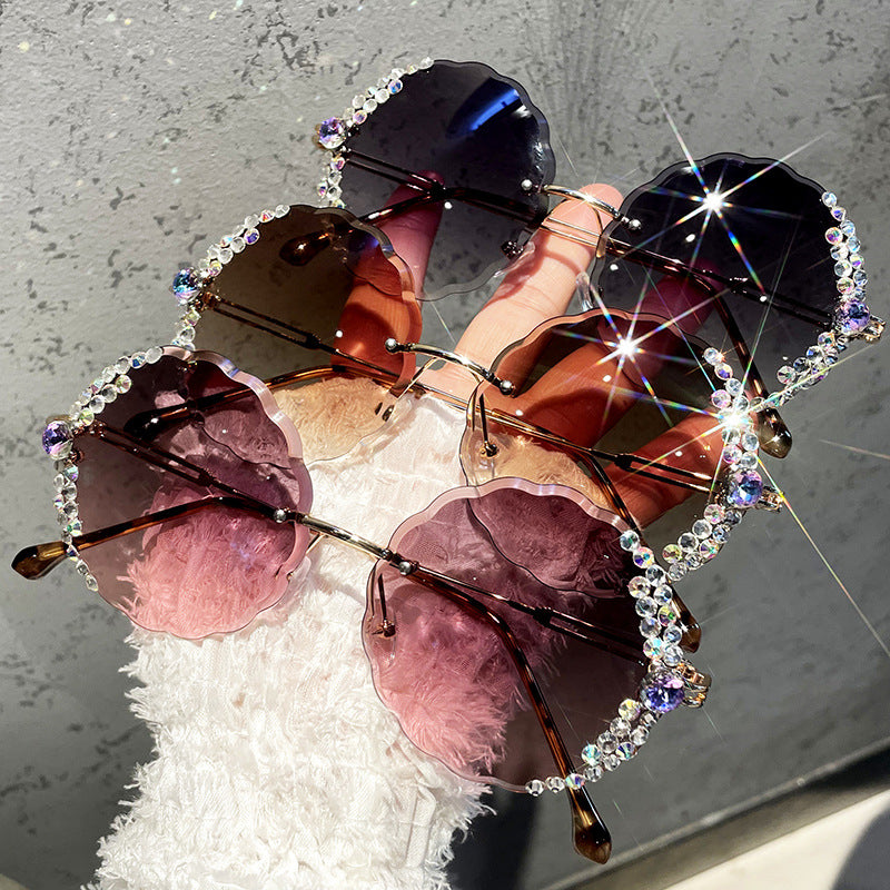 Women's fashion glasses 跨境女士镶钻太阳镜时尚水钻切边圆形女大脸圆脸显瘦防紫外线墨镜