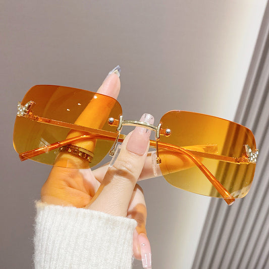 Women's fashion glasses 2023新款无框切边太阳镜女海洋片方形镶钻蝴蝶时尚渐变色墨镜街拍