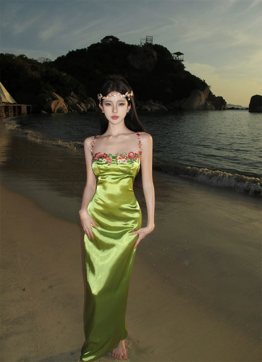 Fashion women's wear Elegant Embroidery Satin Sling Dress Women's Early Spring High-Grade French Seaside Vacation Beach Formal Dress