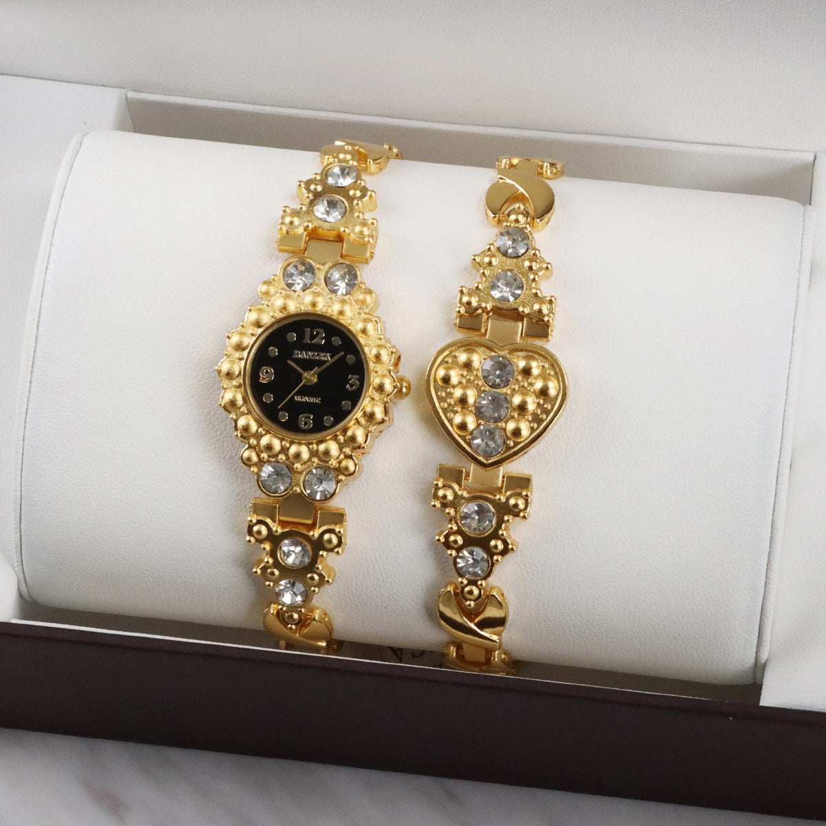 Fashion women's watchHot Selling Fashion Bracelet Women's Watch Cross-Border Diamond-Embedded Fashion Trend Quartz Watch Foreign Trade One Wholesale 2774