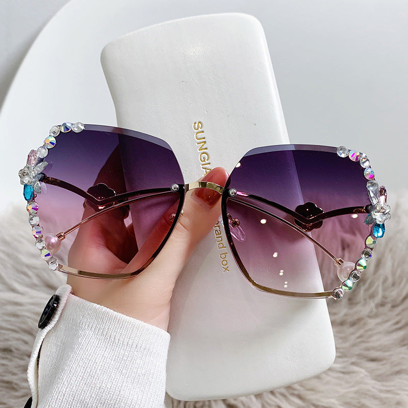 Women's fashion glasses 2024 珍珠水钻防晒防紫外线墨镜网红ins圆脸太阳镜镶钻潮