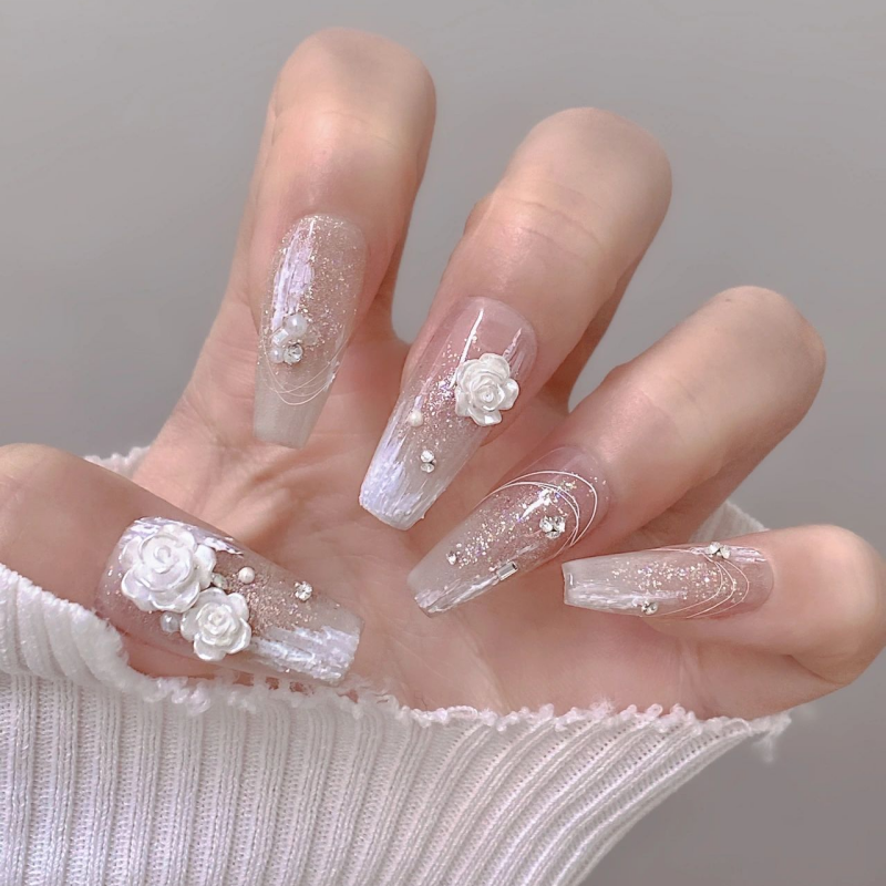 (Hand-made nail) Hand-customized fake nails patch finished product smog blue camellia manicure advanced sense bride A pregnant woman wears a nail.