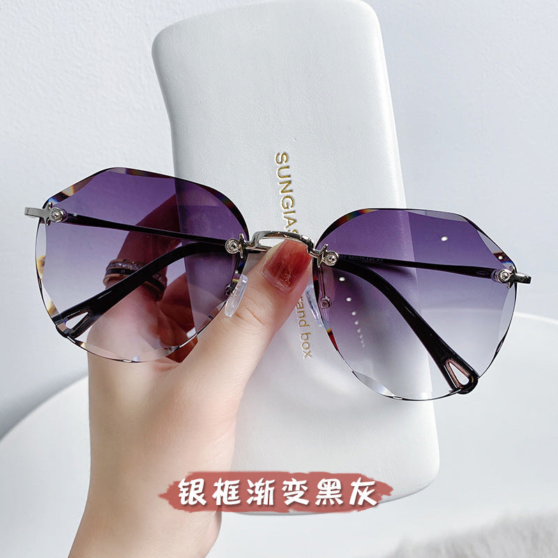 Women's fashion glasses 2024  墨镜女2022年新款潮夏季海边防晒紫外线太阳眼镜开车眼睛大脸显瘦