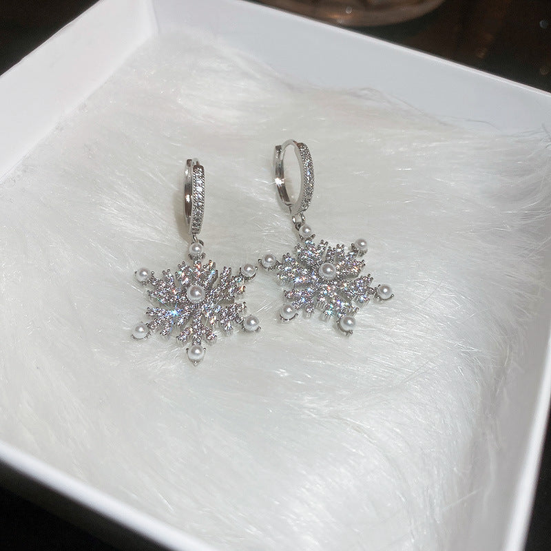 锆石珍珠雪花圣诞耳扣小众ins设计耳环时尚高级感秋冬耳饰批发女