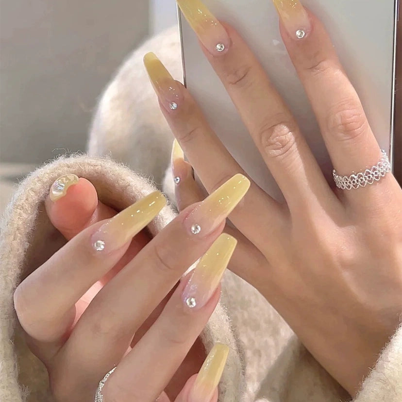 (Hand-made nail) Spice girl Europe and America, dark and long manicure nail, ballet nail, flat head, white, fake nails, wearing beautiful patch, finished product.