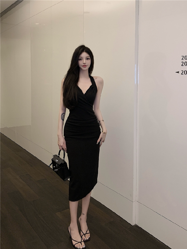 Fashion women's wear Sexy Hot Girl Elegant Halter V-neck Strap Dress Women's Summer New Pure Want to Tight Waist Sheath Mid-Length Skirt