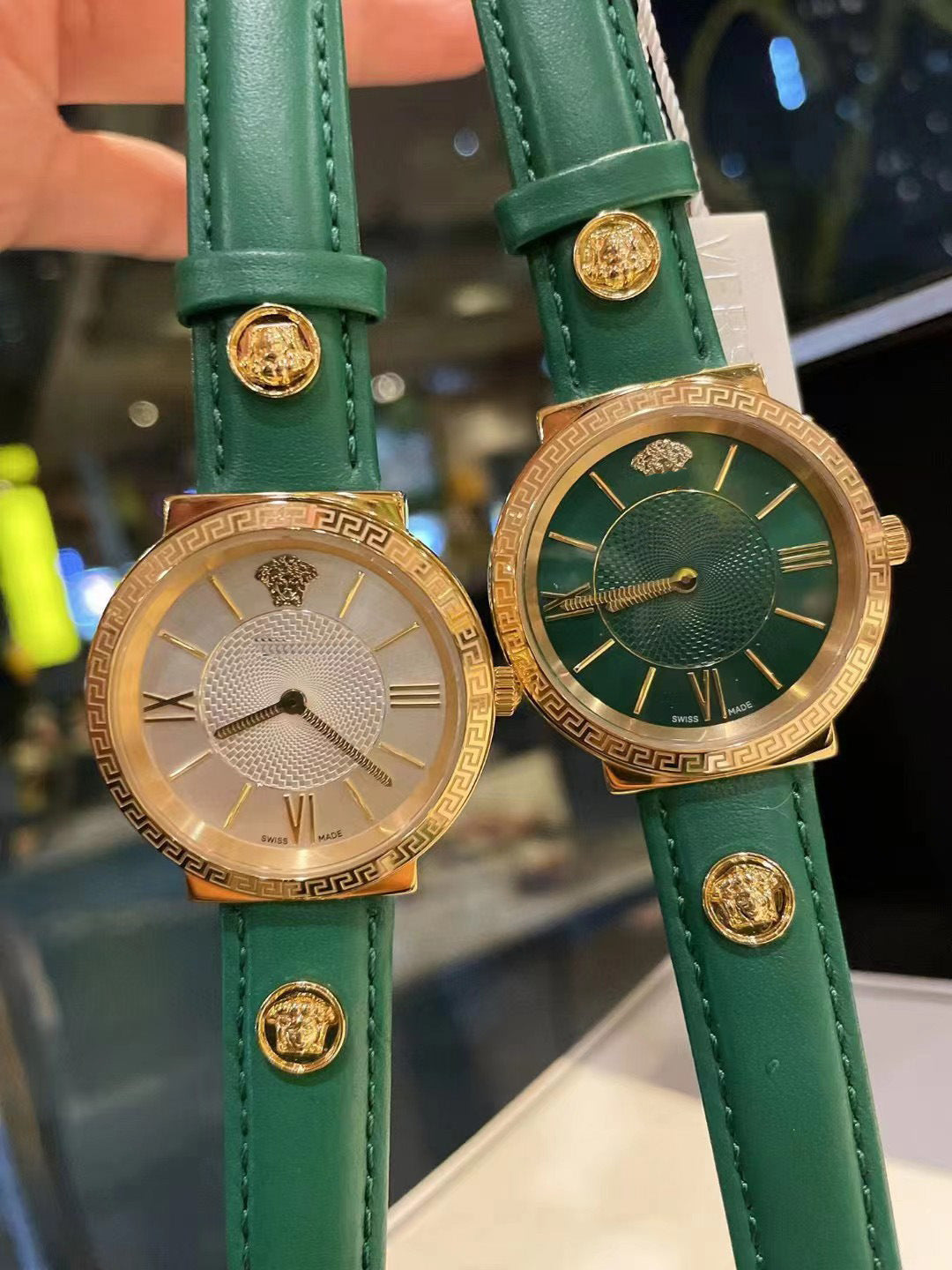 Fashion women's watchMedusa Beauty Head Quartz Watch Women's Watch Small Green Fashion Trend Foreign Trade Women's Internet Celebrity Live Wholesale Watch Women