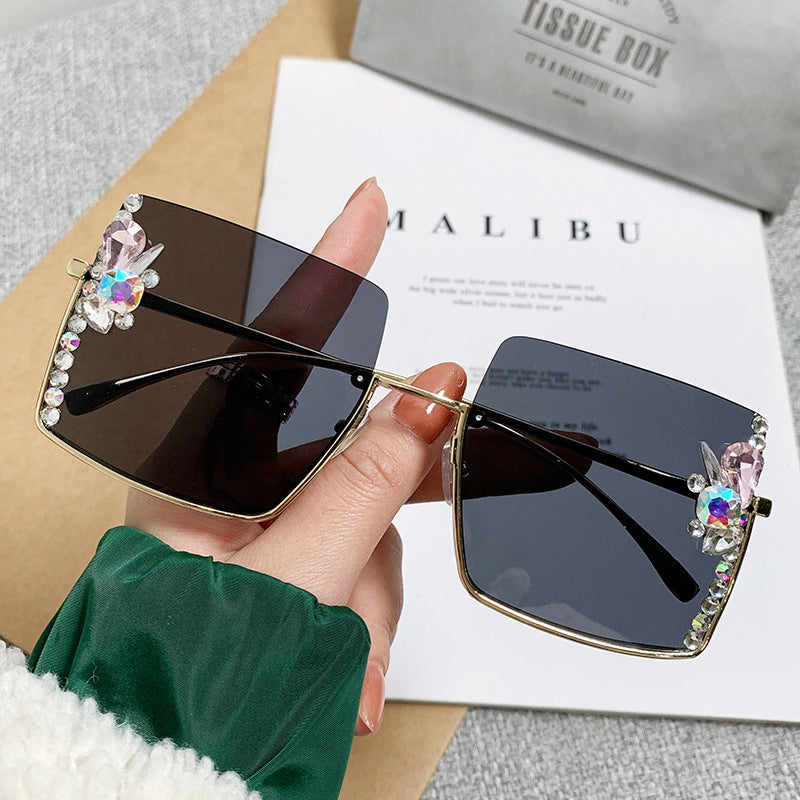 Women's fashion glasses 跨境新欧美镶钻大框太阳镜女高级感复古茶色墨镜显瘦韩版防晒眼镜
