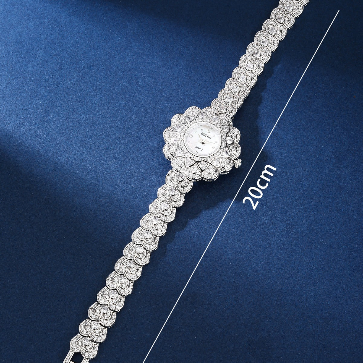 Fashion women's watchWedding Original Light Luxury Starry Flower Fashion Special-Interest Flower-Shaped Elegant Socialite Bracelet Watch Ladies Full Diamond