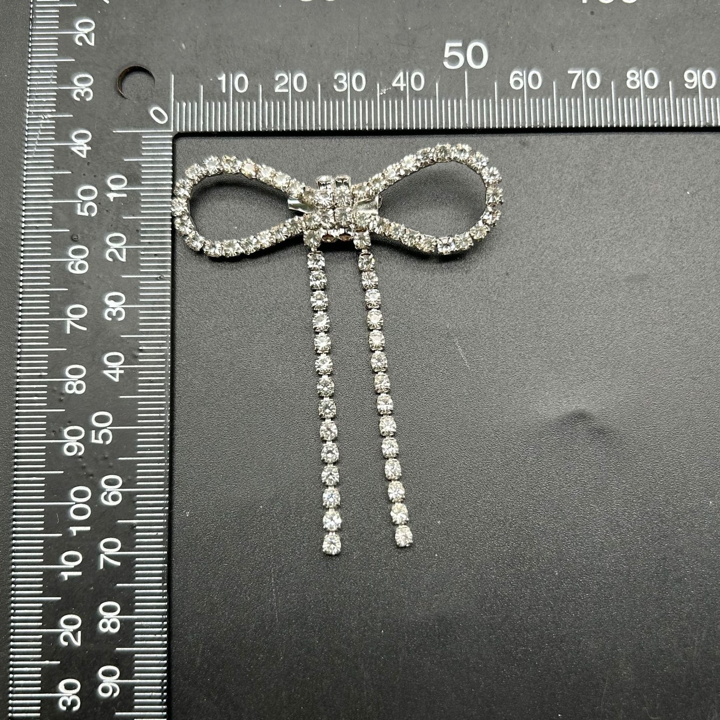 配饰胸针小香风胸针小众奢华水钻流苏女士气质女装胸花别针固定西装大衣配饰